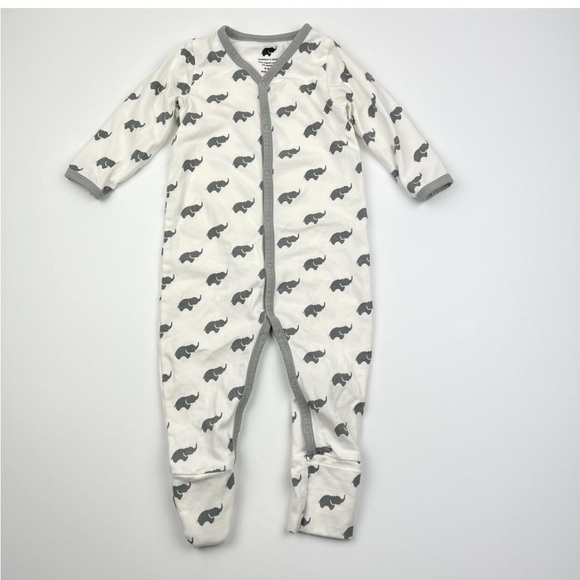 monica & andy Other - Monica & Andy Organic Cotton Elephant print Convertible Sleeper
